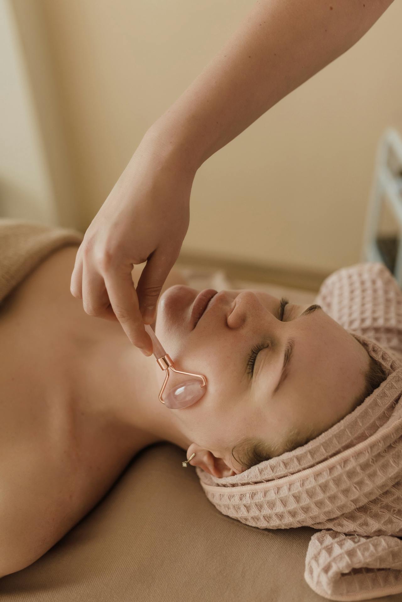 Microneedling: So strahlt Ihre Haut wieder